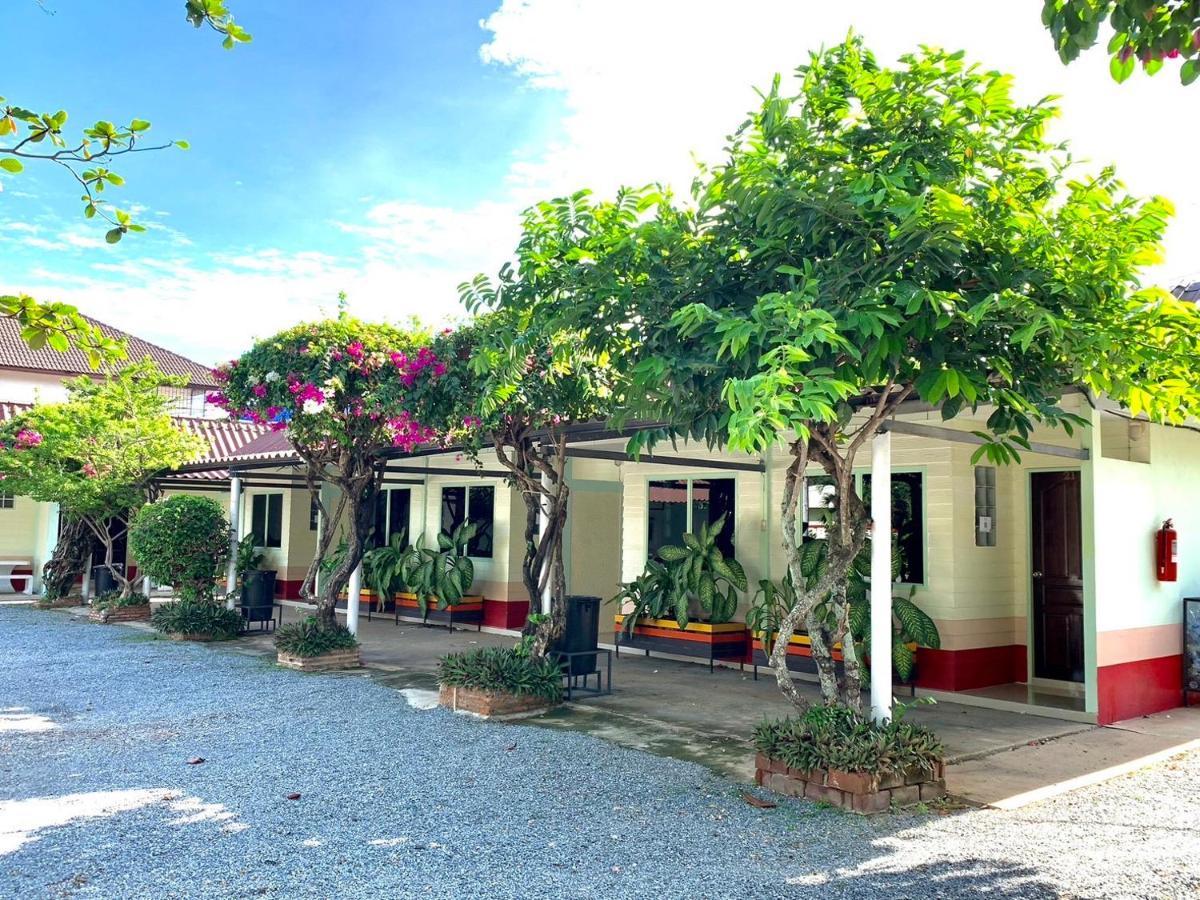 Suanpai Resort Sattahip Exterior foto