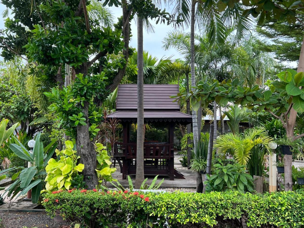 Suanpai Resort Sattahip Exterior foto