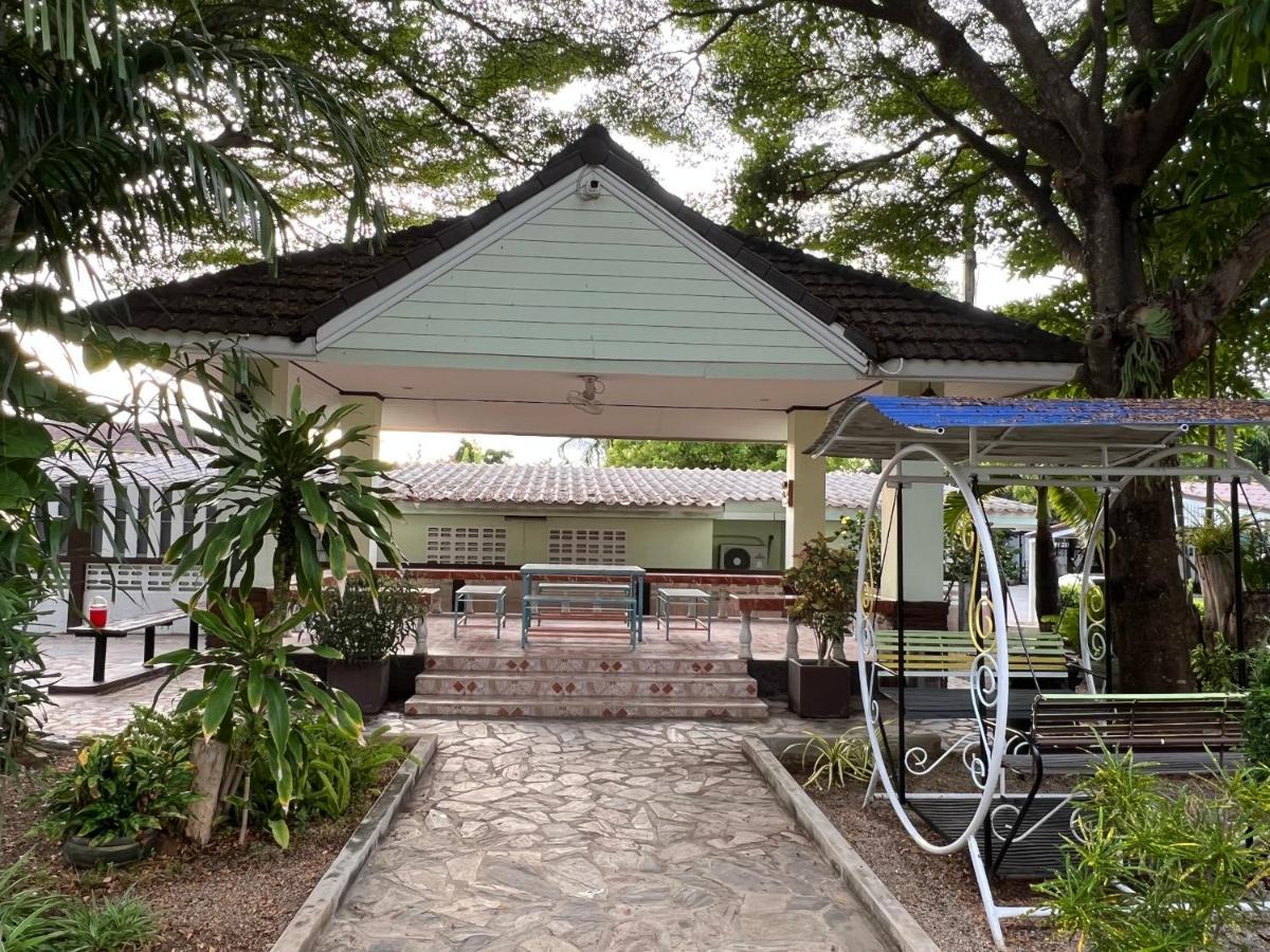 Suanpai Resort Sattahip Exterior foto